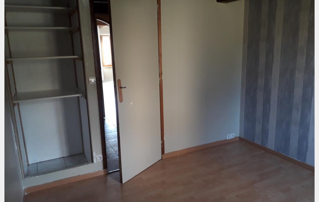 Actu'elles TRANSAC : Appartement | LONGESSAIGNE (69770) | 108 m2 | 520 € 