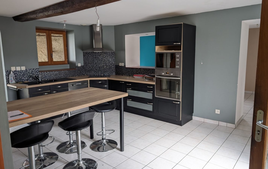 Actu'elles TRANSAC : Maison / Villa | BESSENAY (69690) | 165 m2 | 345 000 € 