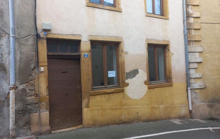 Local commercial   L'ARBRESLE  29 m2 455 € 