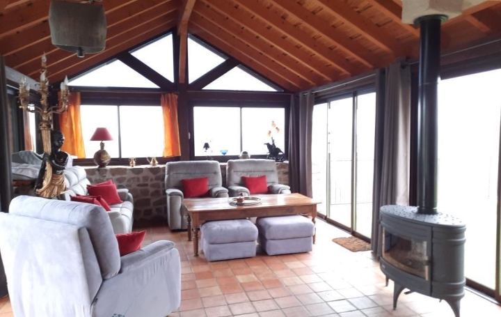 Actu'elles TRANSAC : Maison / Villa | CHAMBOST-LONGESSAIGNE (69770) | 294 m2 | 480 000 € 