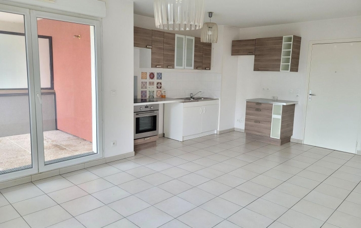 Appartement P3 CALUIRE-ET-CUIRE 59 m2 256 000 € Appartement P3 CALUIRE-ET-CUIRE 59 m2 256 000 €