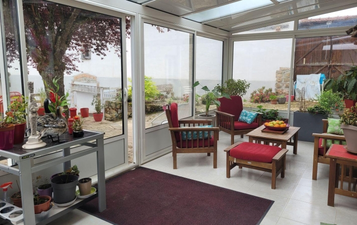 Maison PANISSIERES 200 m2 340 000 € Maison PANISSIERES 200 m2 340 000 €