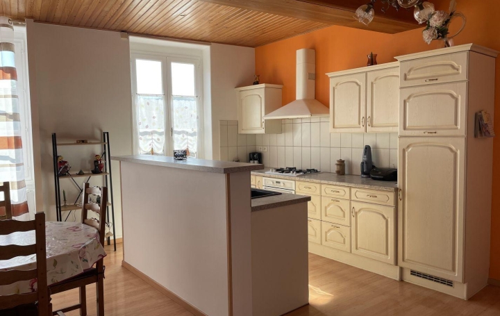 Maison de village BESSENAY 98 m2 200 000 € Maison de village BESSENAY 98 m2 200 000 €