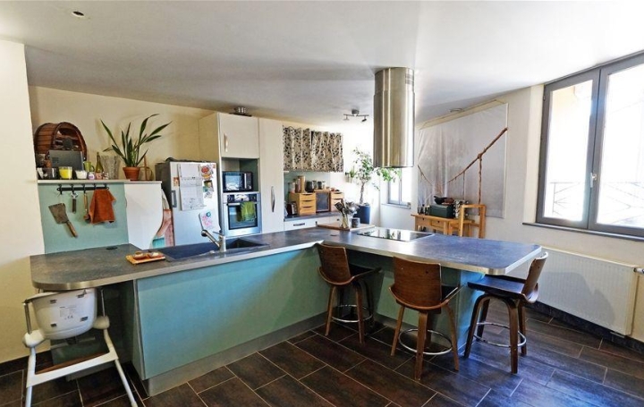 Maison de ville SAIN-BEL 147 m2 229 000 € Maison de ville SAIN-BEL 147 m2 229 000 €